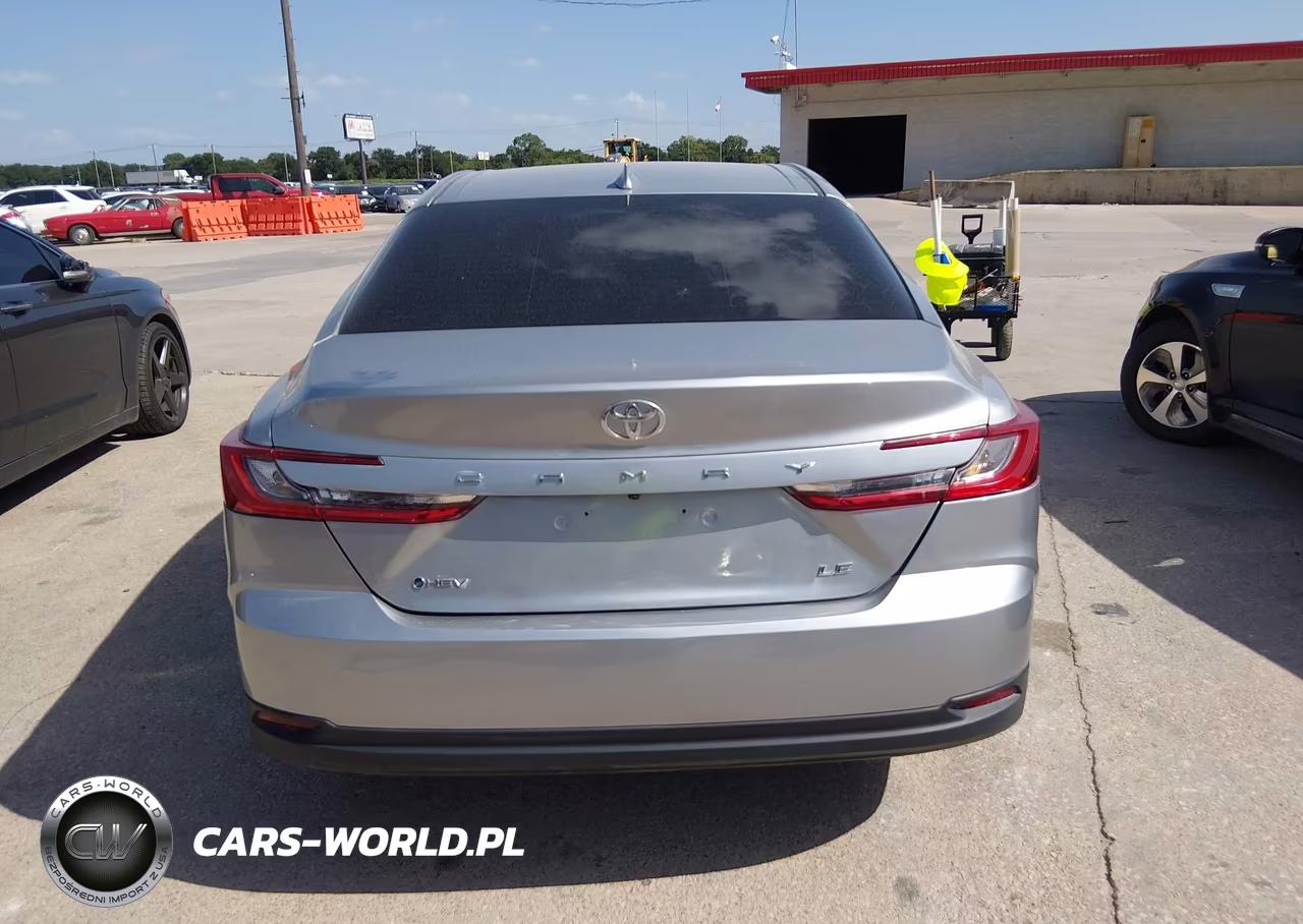 2025 Toyota Camry Le VIN:4T1DAACK9SU165909 - 16