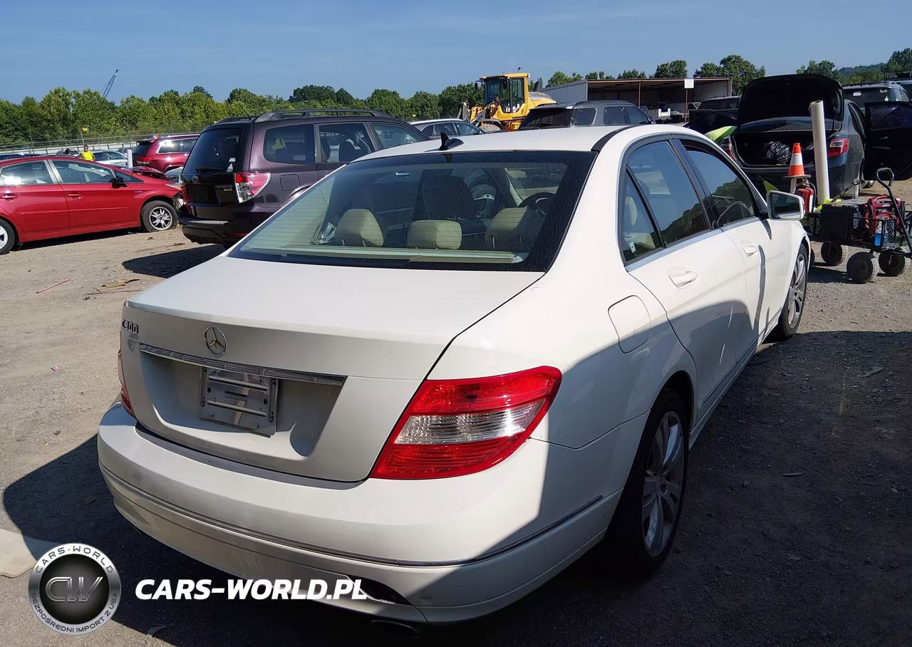 2011 Mercedes-Benz C 300 Luxury VIN:WDDGF5EB5BA504597 - 4