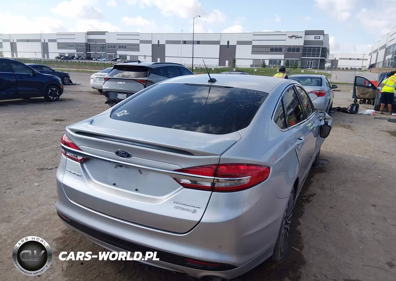 2017 Ford Fusion Hybrid Platinum-Titanium VIN:3FA6P0RU1HR279679 - 4