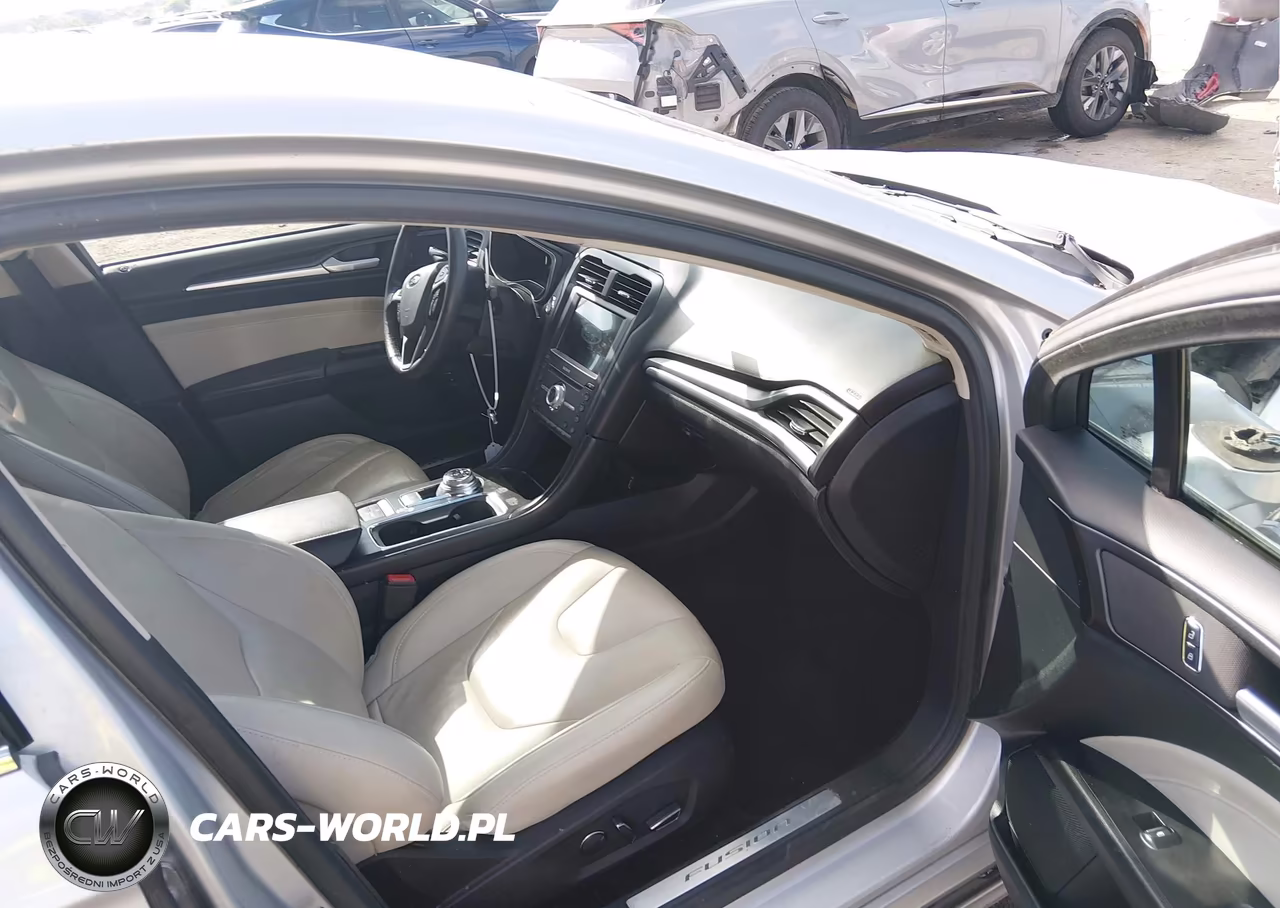 2017 Ford Fusion Hybrid Platinum-Titanium VIN:3FA6P0RU1HR279679 - 5