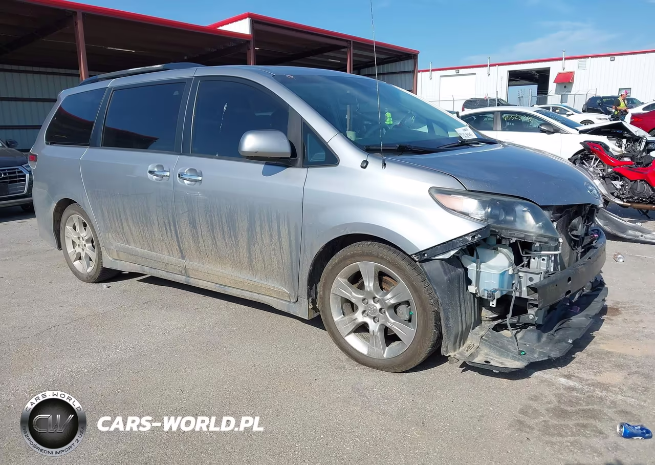 2013 Toyota Sienna Se 8 Passenger – zdjęcie 1 z 17