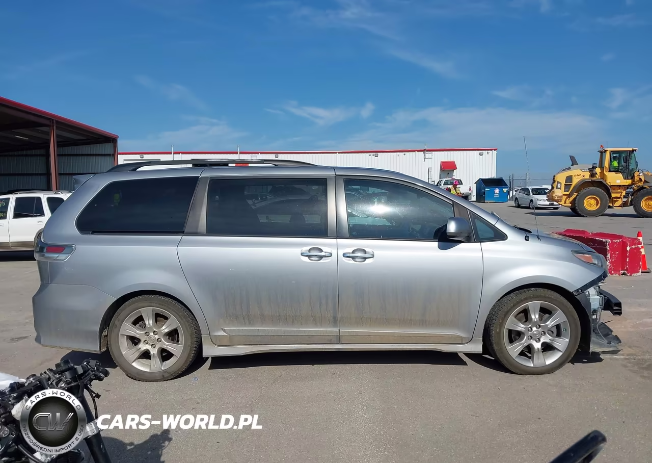 2013 Toyota Sienna Se 8 Passenger VIN:5TDXK3DC2DS318266 - 14