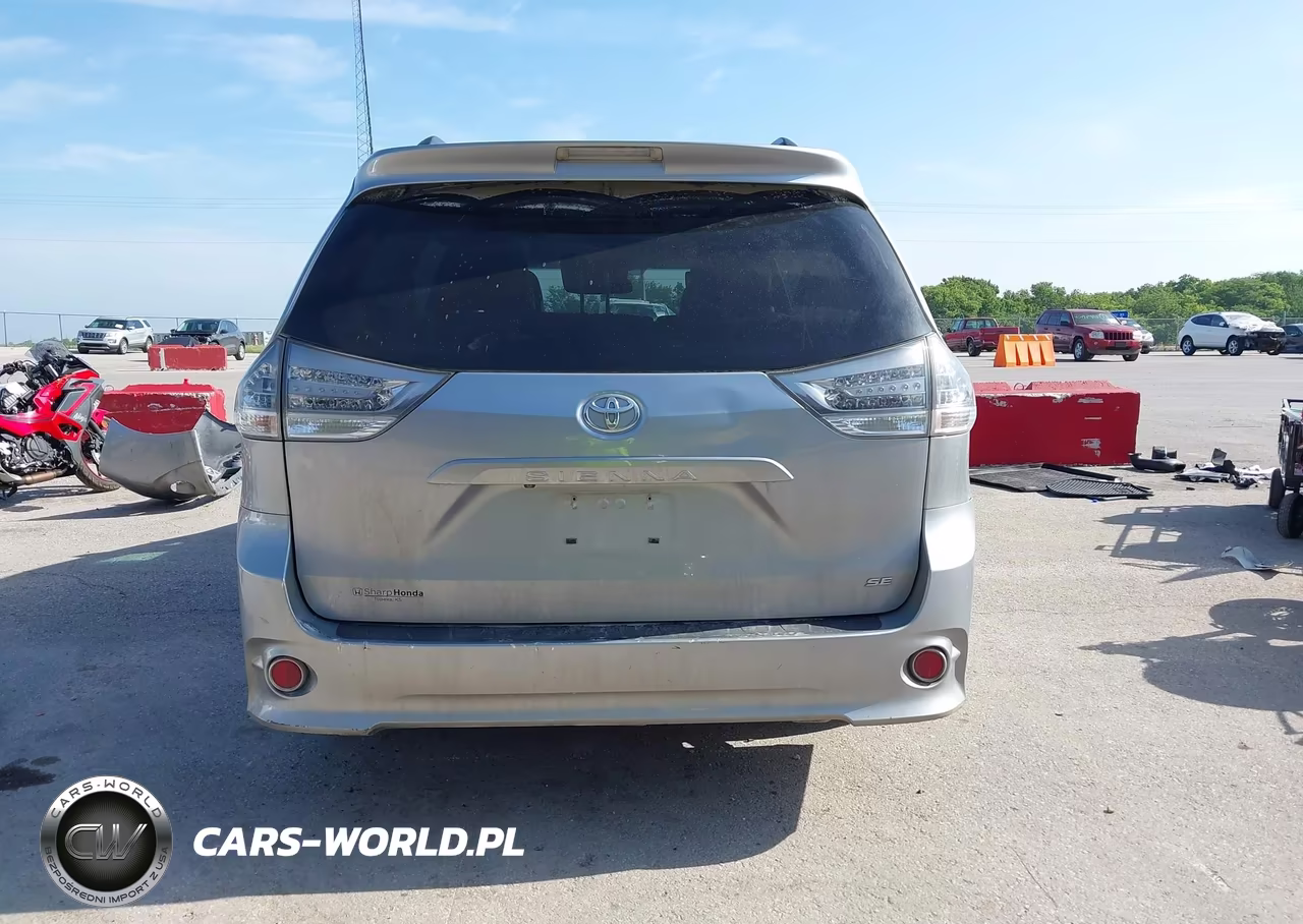 2013 Toyota Sienna Se 8 Passenger VIN:5TDXK3DC2DS318266 - 17