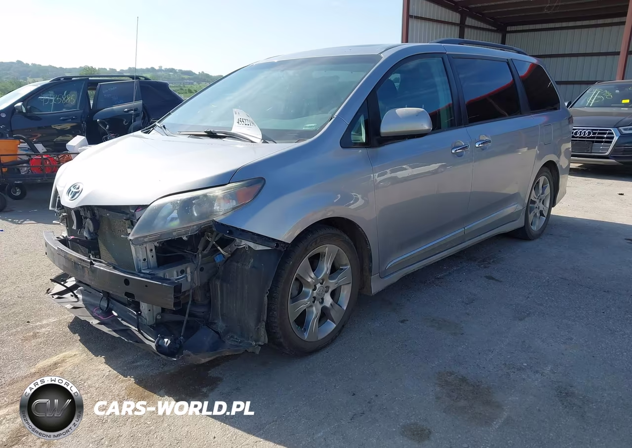 2013 Toyota Sienna Se 8 Passenger VIN:5TDXK3DC2DS318266 - 2