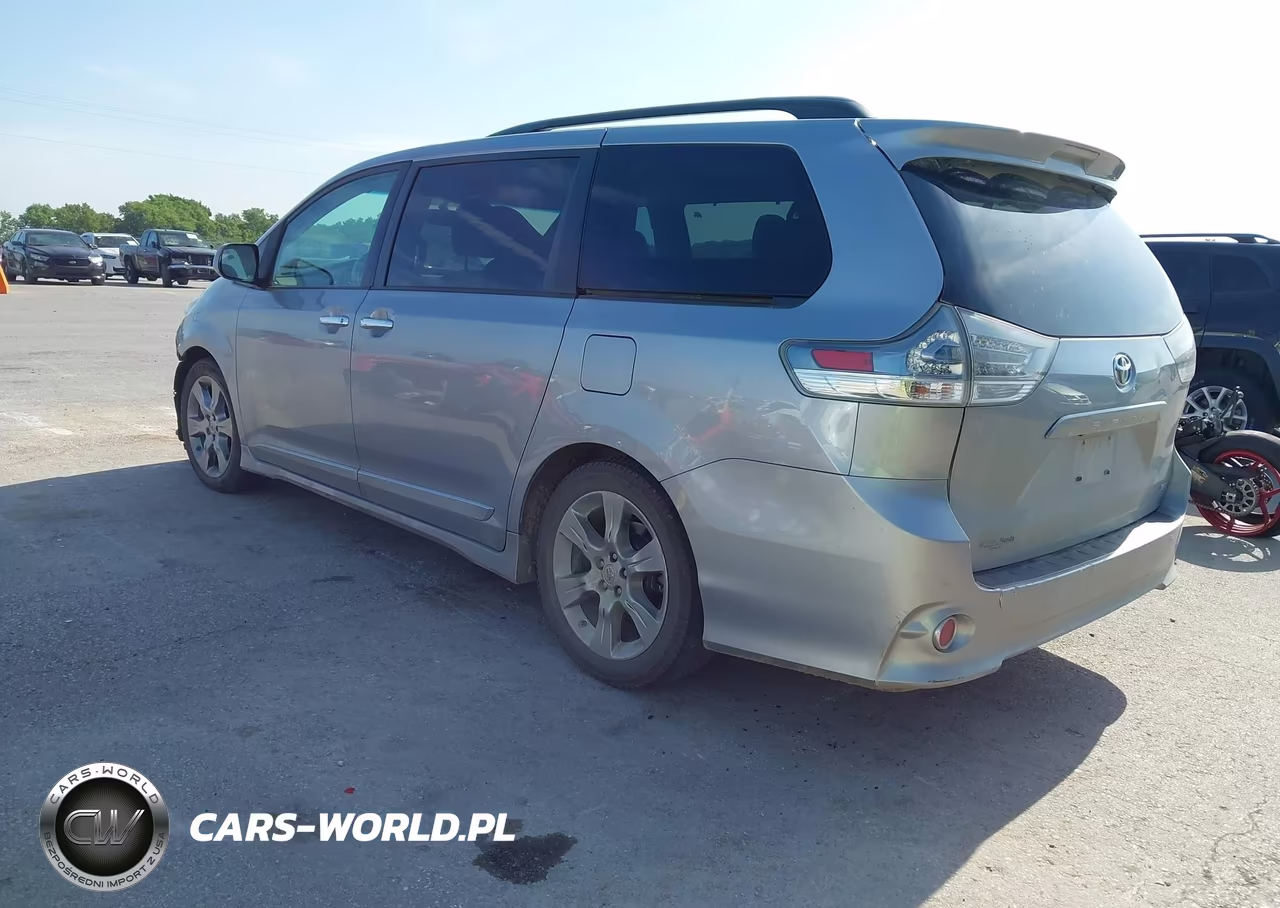 2013 Toyota Sienna Se 8 Passenger VIN:5TDXK3DC2DS318266 - 3