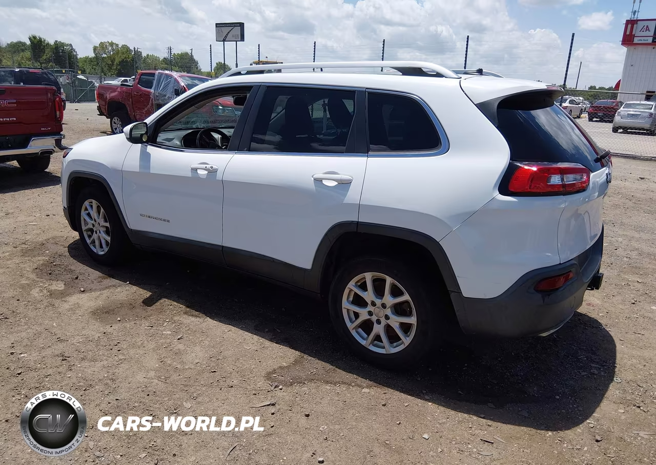 2015 Jeep Cherokee Latitude VIN:1C4PJLCS0FW730491 - 3