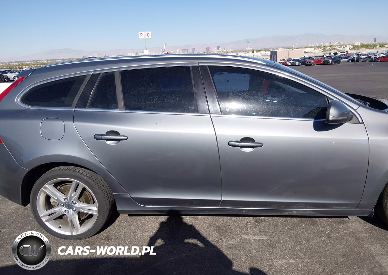 2016 Volvo V60 T5 Premier VIN:YV1612SK7G1310226 - 14