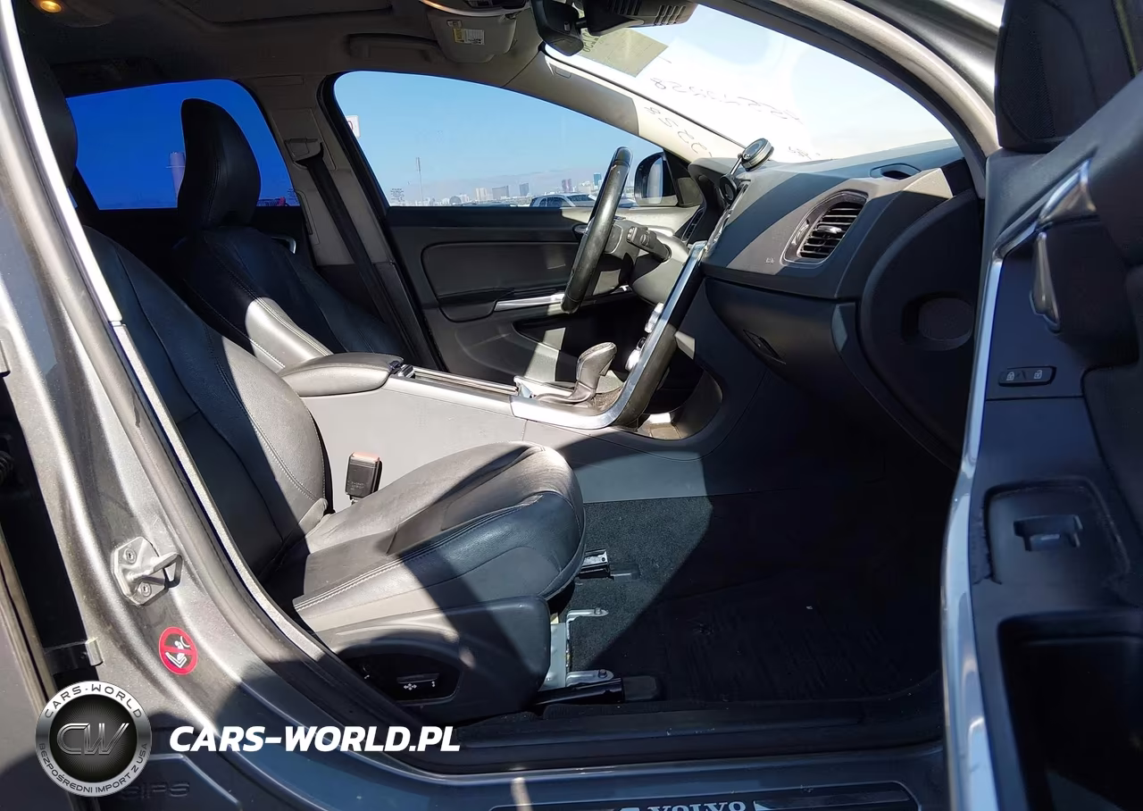 2016 Volvo V60 T5 Premier VIN:YV1612SK7G1310226 - 5