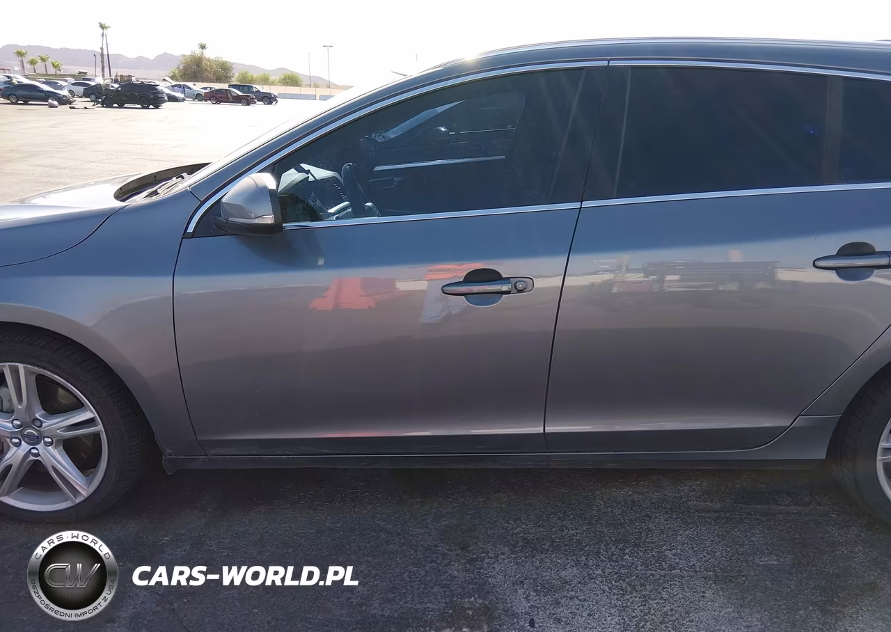2016 Volvo V60 T5 Premier VIN:YV1612SK7G1310226 - 6