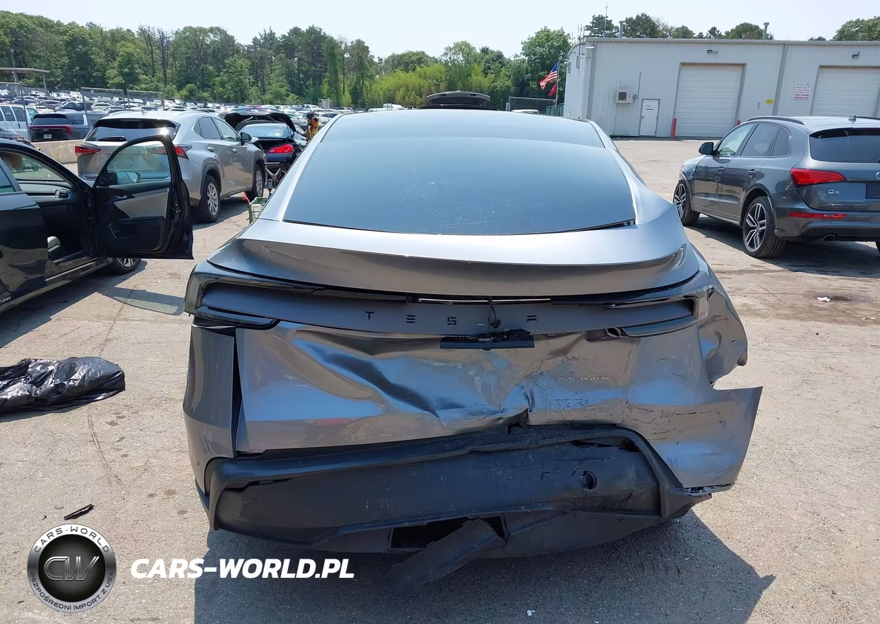 2026 Tesla Model Y All-Wheel Drive-Long Range Launch Series-Premium All-Wheel Drive VIN:7SAYGDEE6TA394264 - 16