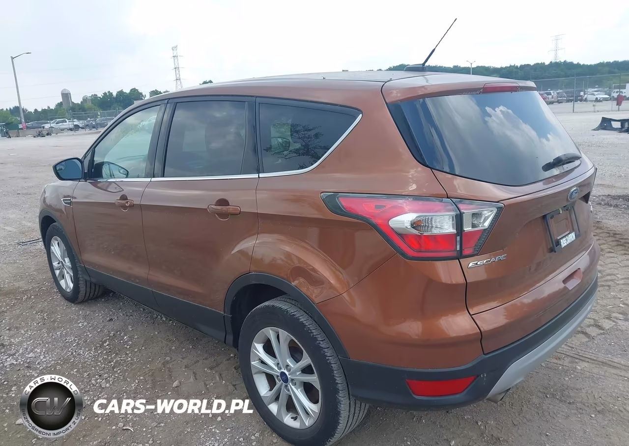 2017 Ford Escape Se VIN:1FMCU9GD3HUA92638 - 3