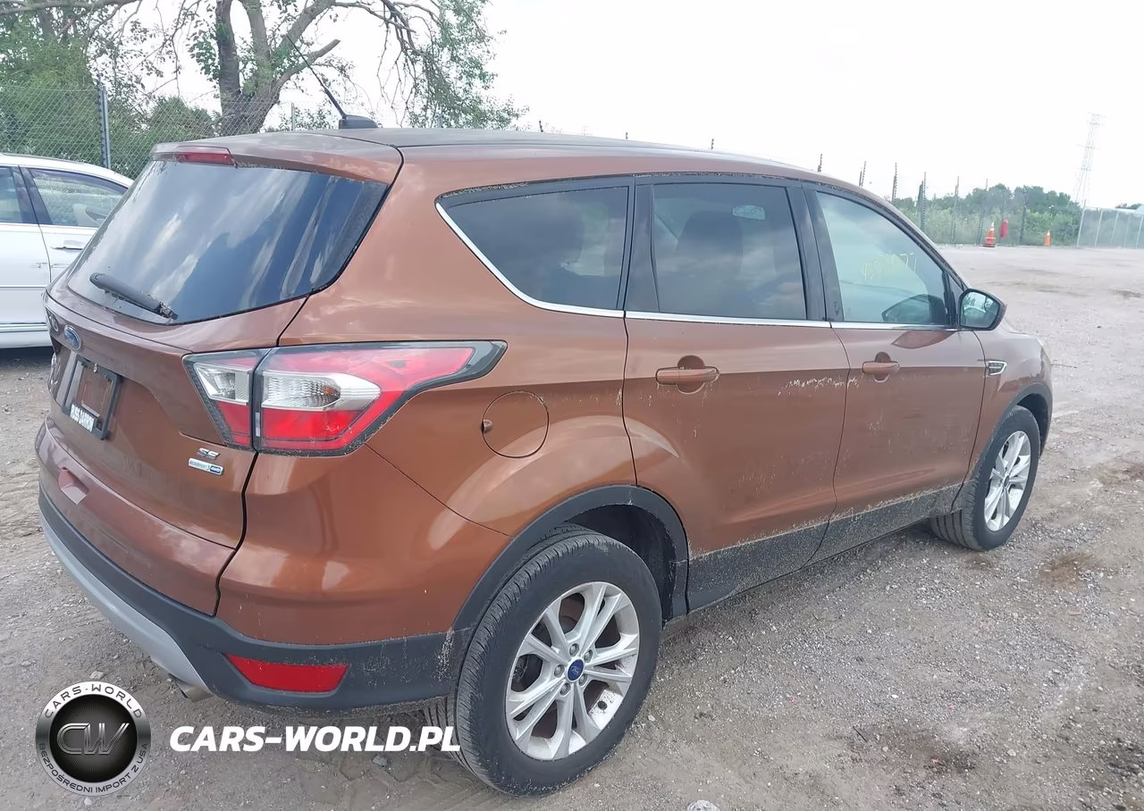 2017 Ford Escape Se VIN:1FMCU9GD3HUA92638 - 4