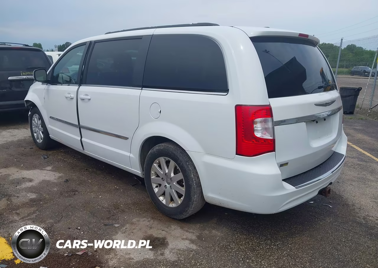 2016 Chrysler Town & Country Touring VIN:2C4RC1BG5GR229336 - 3