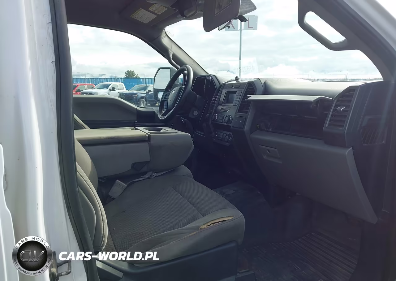 2019 Ford F-250 King Ranch-Lariat-Platinum-Xl-Xlt VIN:1FT7W2B68KEE93040 - 5