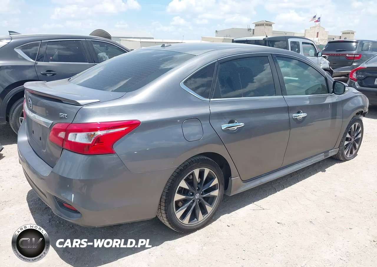 2018 Nissan Sentra Sr VIN:3N1AB7AP8JY315724 - 4