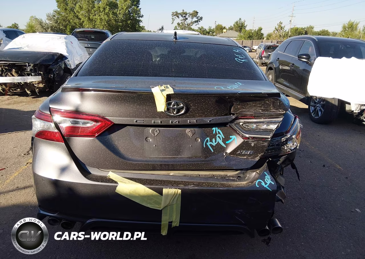 2018 Toyota Camry Xse VIN:4T1B61HK6JU138313 - 17