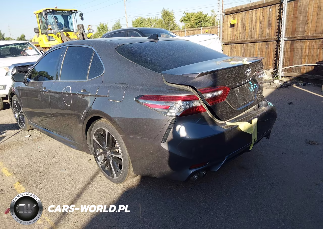 2018 Toyota Camry Xse VIN:4T1B61HK6JU138313 - 3