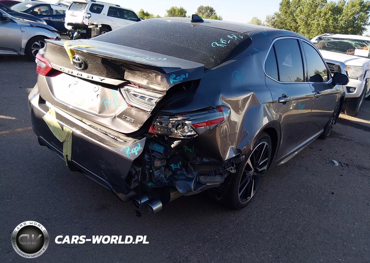 2018 Toyota Camry Xse VIN:4T1B61HK6JU138313 - 4