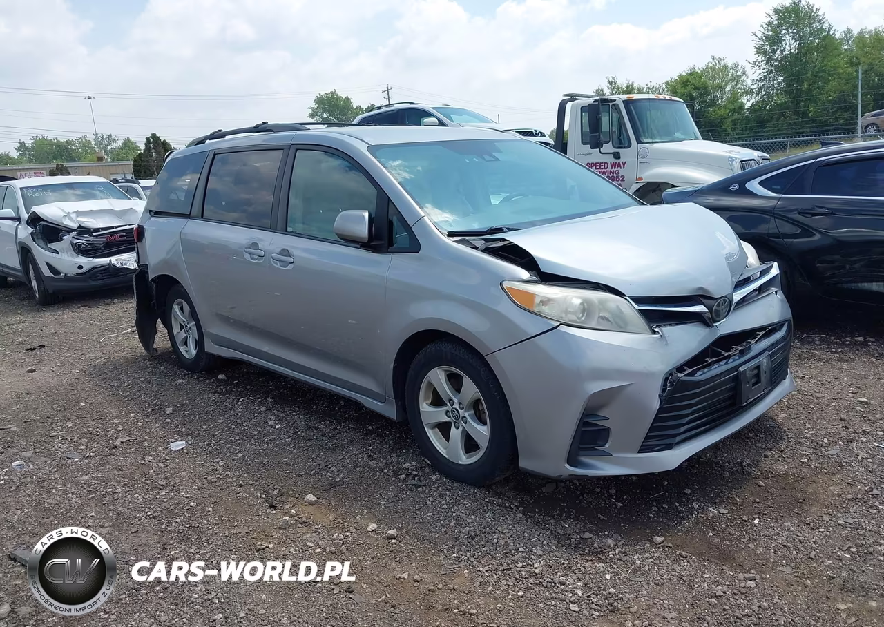 2018 Toyota Sienna Le 8 Passenger – zdjęcie 1 z 17