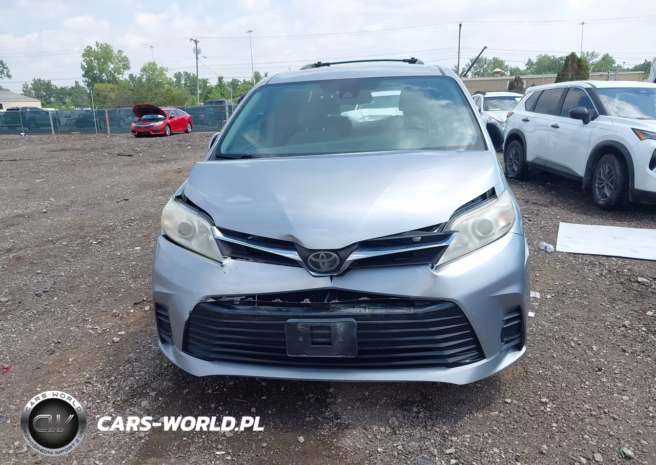 2018 Toyota Sienna Le 8 Passenger VIN:5TDKZ3DCXJS927512 - 12