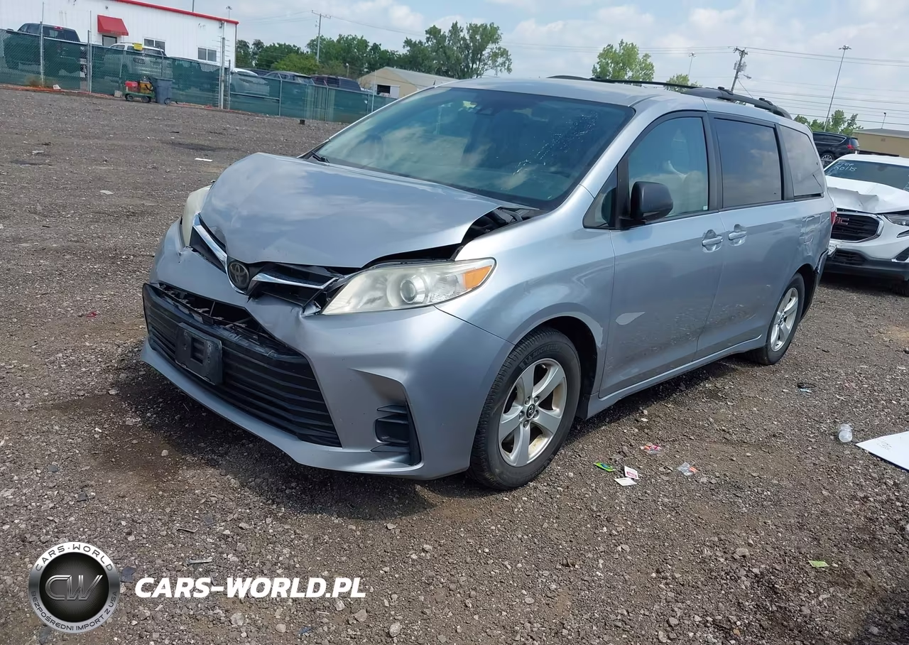 2018 Toyota Sienna Le 8 Passenger VIN:5TDKZ3DCXJS927512 - 2