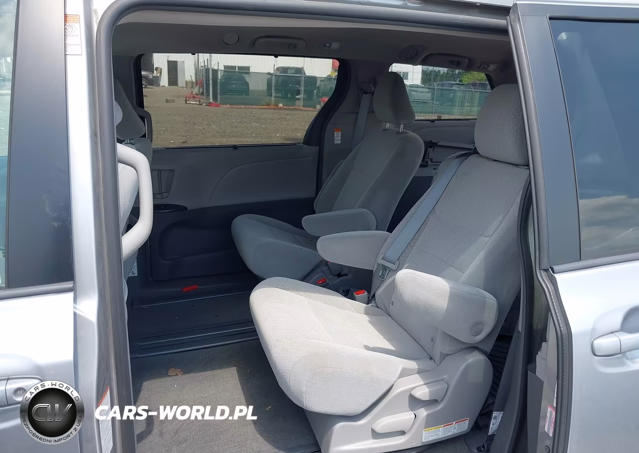 2018 Toyota Sienna Le 8 Passenger VIN:5TDKZ3DCXJS927512 - 8