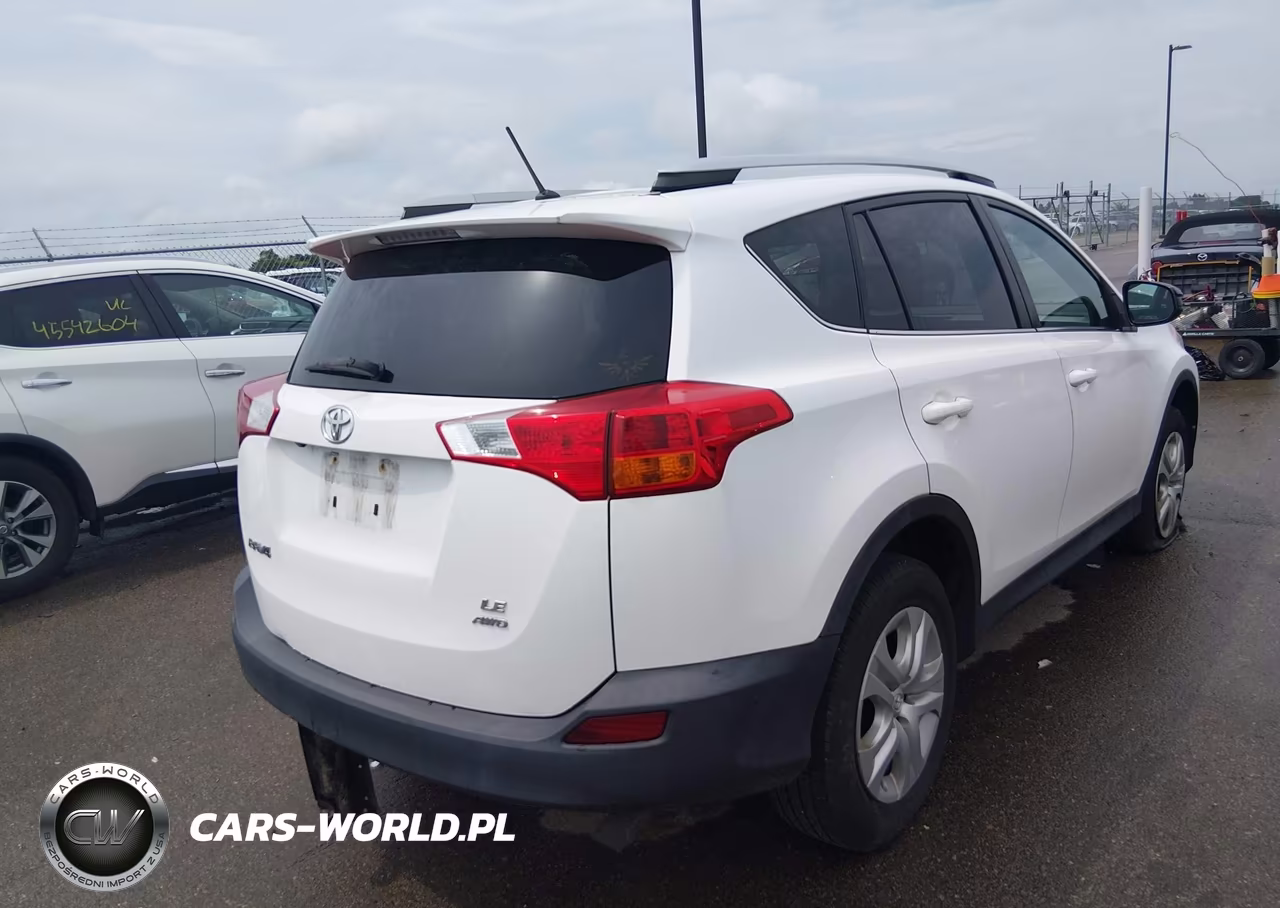 2015 Toyota Rav4 Le VIN:2T3BFREV9FW322592 - 4