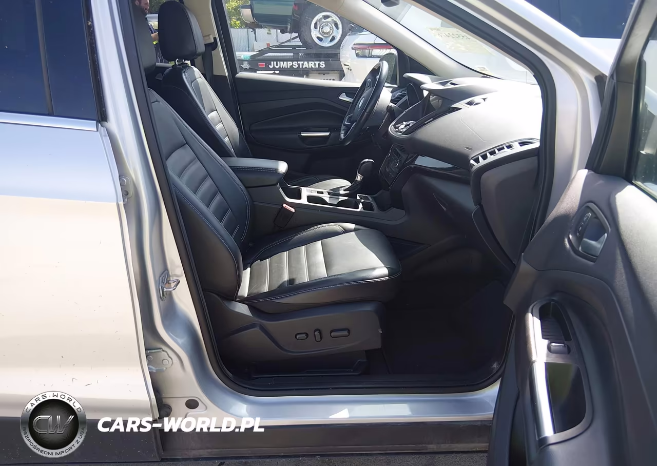 2017 Ford Escape Titanium VIN:1FMCU0JD9HUC66023 - 5