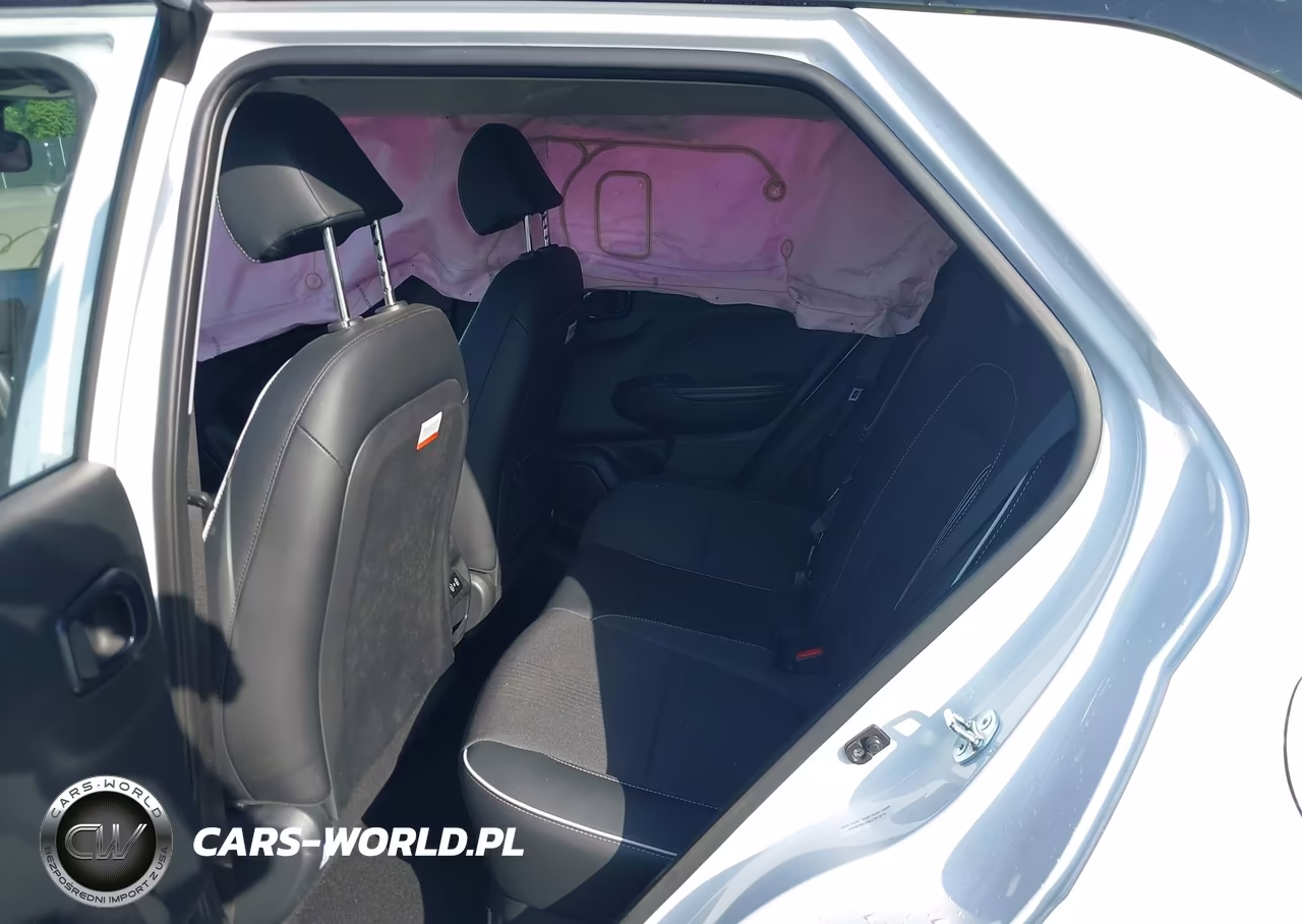 2025 Hyundai Venue Limited VIN:KMHRC8A38SU384879 - 8