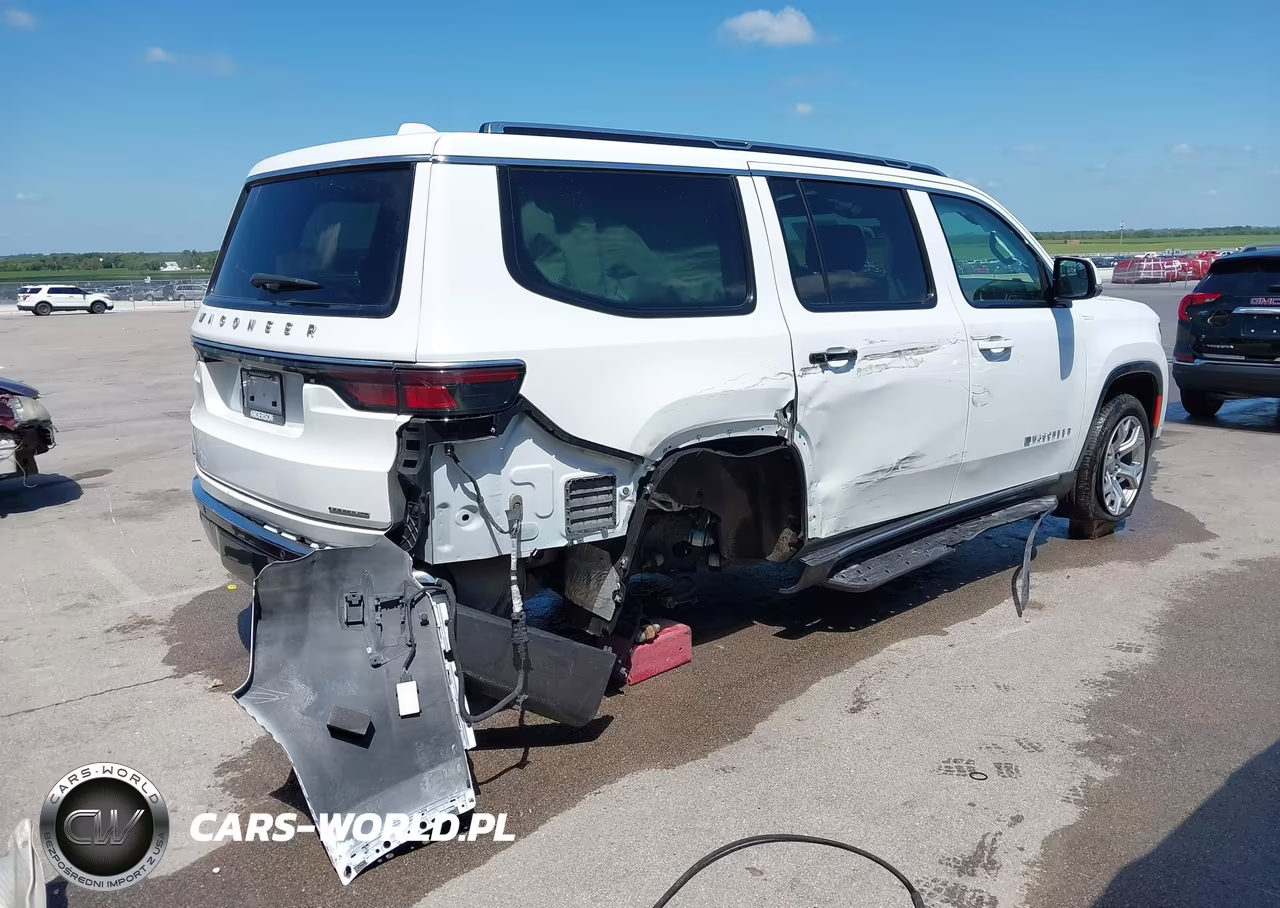 2022 Jeep Wagoneer Series Ii 4X4 VIN:1C4SJVBT7NS157613 - 4