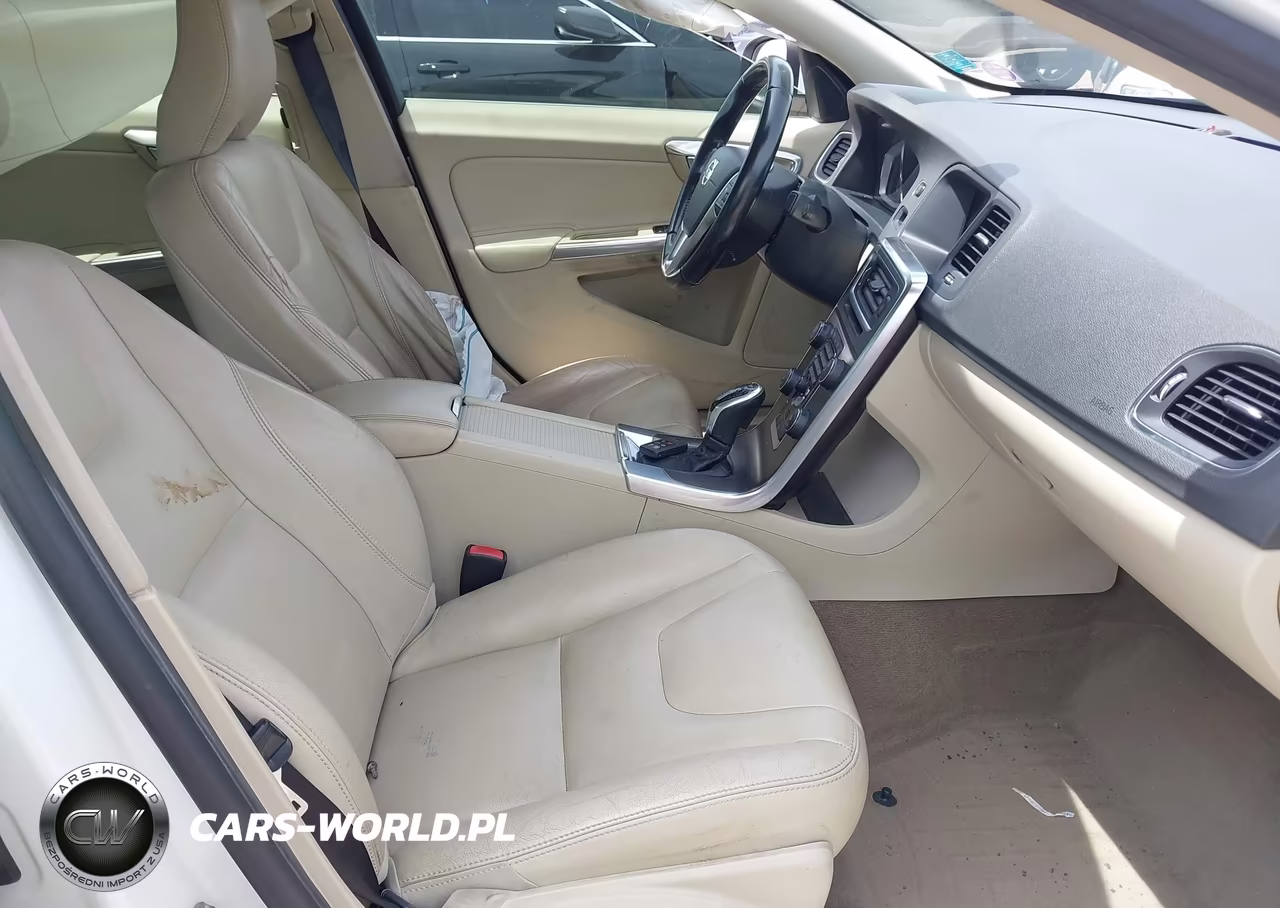 2015 Volvo S60 T5 Premier Plus VIN:YV140MFC1F1311623 - 5