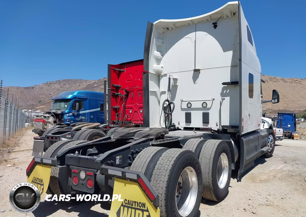 2023 Peterbilt 579 VIN:1XPBD49X7PD891121 - 4