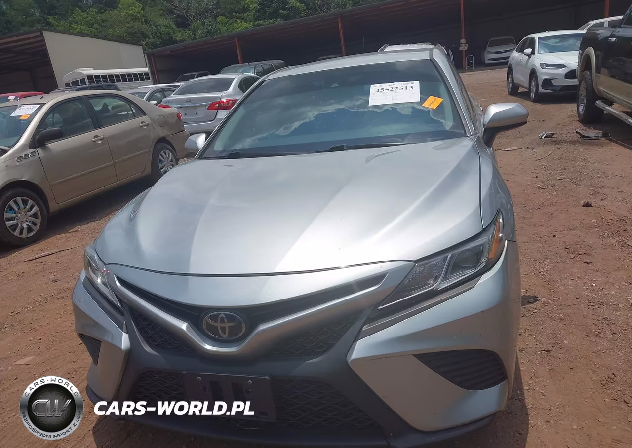 2018 Toyota Camry Se VIN:4T1B11HKXJU133646 - 11