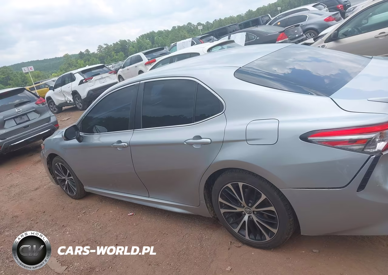 2018 Toyota Camry Se VIN:4T1B11HKXJU133646 - 13