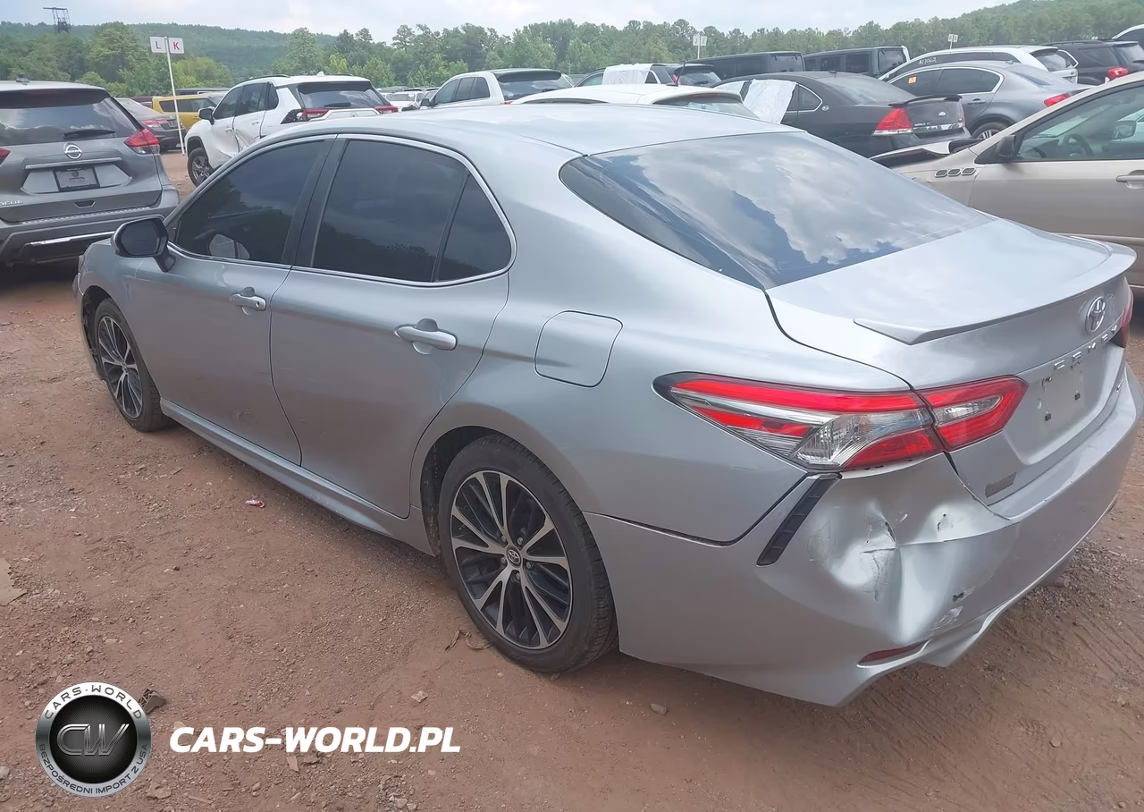 2018 Toyota Camry Se VIN:4T1B11HKXJU133646 - 3