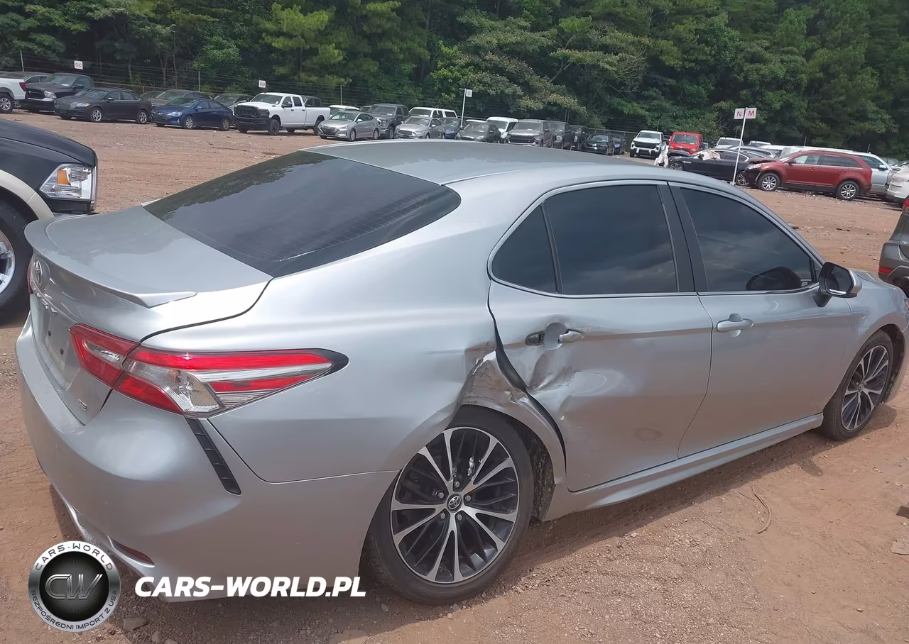 2018 Toyota Camry Se VIN:4T1B11HKXJU133646 - 6