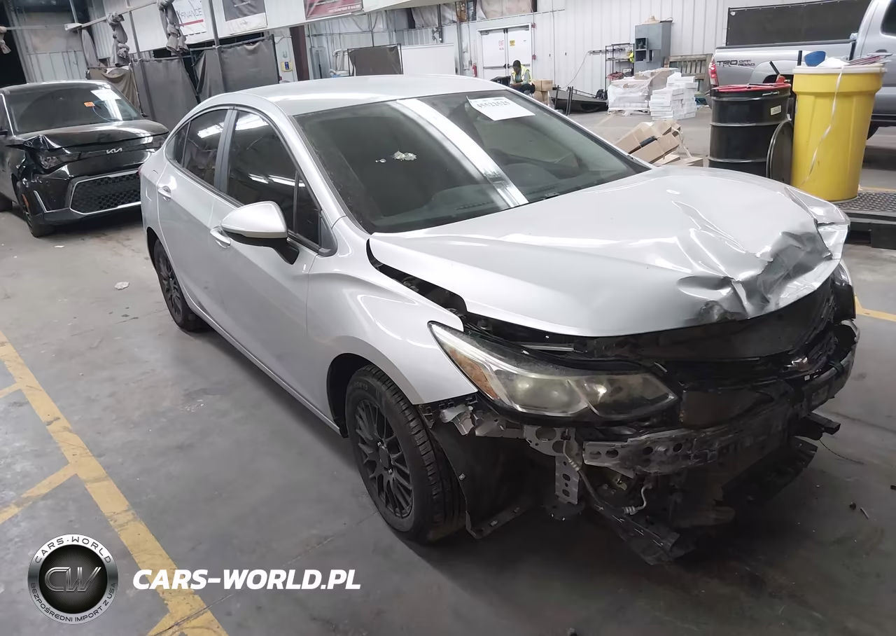 2017 Chevrolet Cruze Ls Auto – zdjęcie 1 z 16