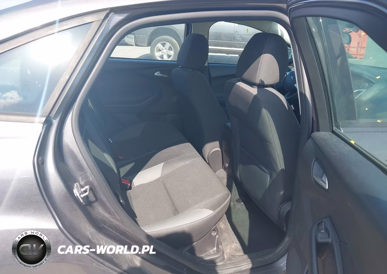 2014 Ford Focus Se VIN:1FADP3F26EL371327 - 8
