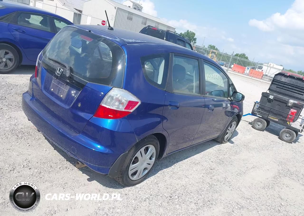 2010 Honda Fit VIN:JHMGE8H24AS002553 - 4