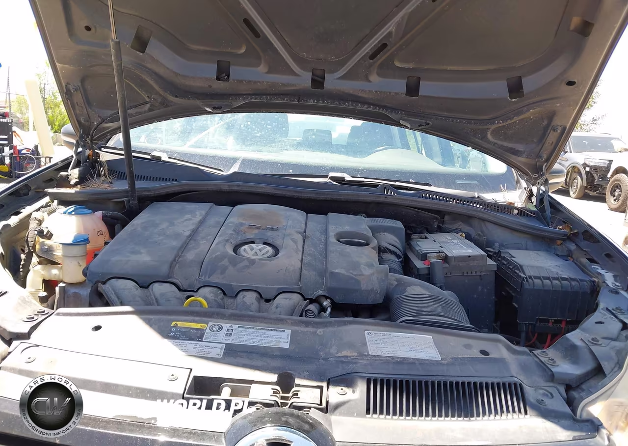 2014 Volkswagen Golf 2.5L (A6) (No Longer Orderable) VIN:WVWDB7AJXEW010986 - 10