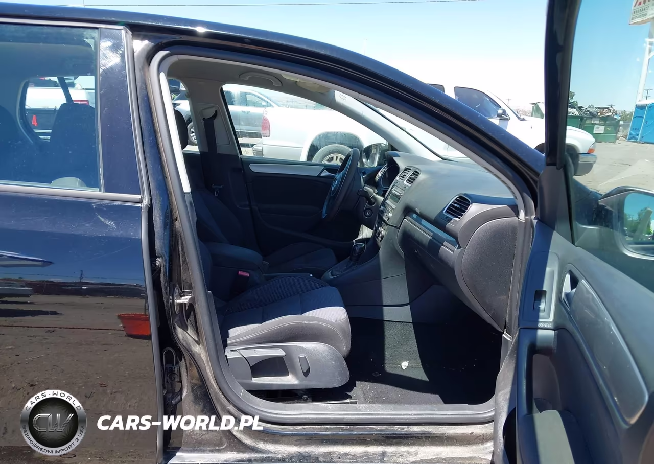 2014 Volkswagen Golf 2.5L (A6) (No Longer Orderable) VIN:WVWDB7AJXEW010986 - 5