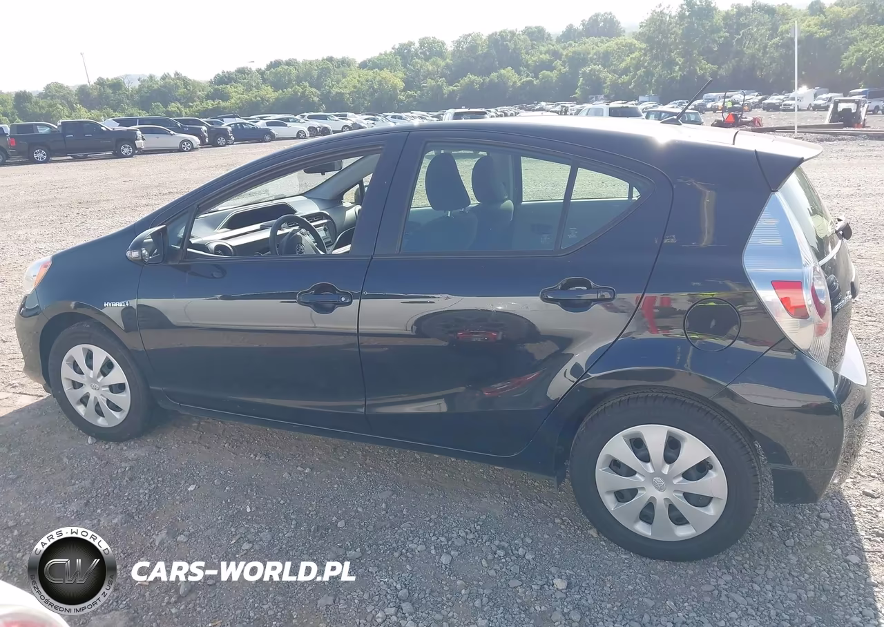 2013 Toyota Prius C Two VIN:JTDKDTB38D1046021 - 14
