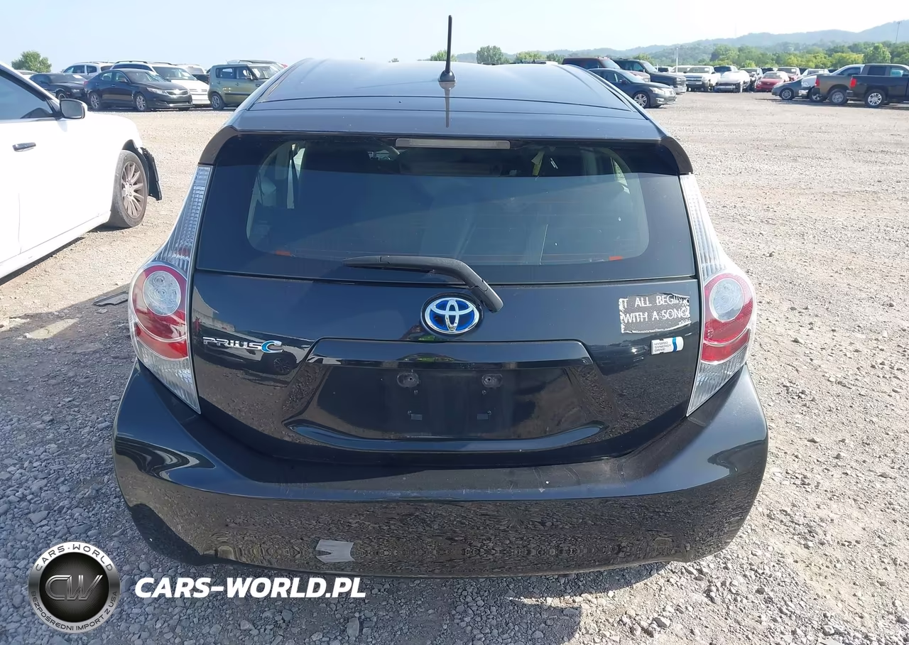 2013 Toyota Prius C Two VIN:JTDKDTB38D1046021 - 16
