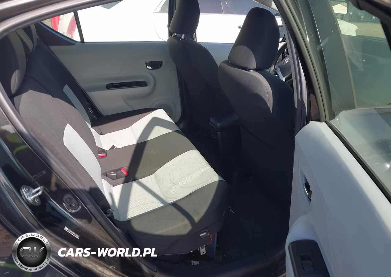 2013 Toyota Prius C Two VIN:JTDKDTB38D1046021 - 8