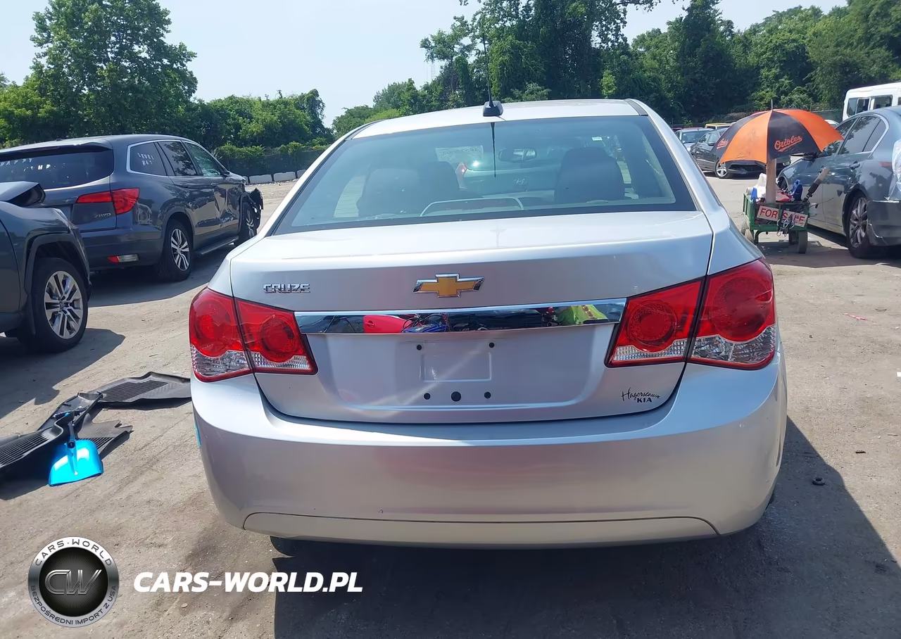 2015 Chevrolet Cruze Ls Auto VIN:1G1PA5SG9F7149227 - 16