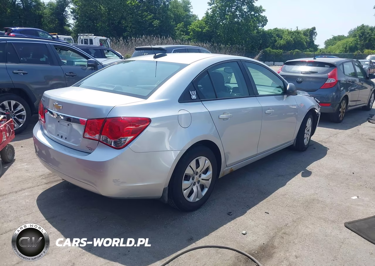 2015 Chevrolet Cruze Ls Auto VIN:1G1PA5SG9F7149227 - 4
