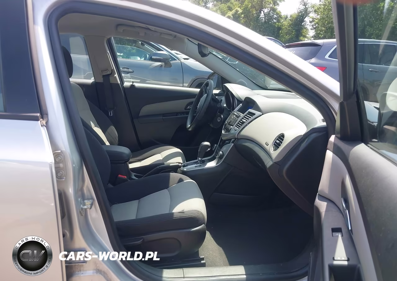 2015 Chevrolet Cruze Ls Auto VIN:1G1PA5SG9F7149227 - 5