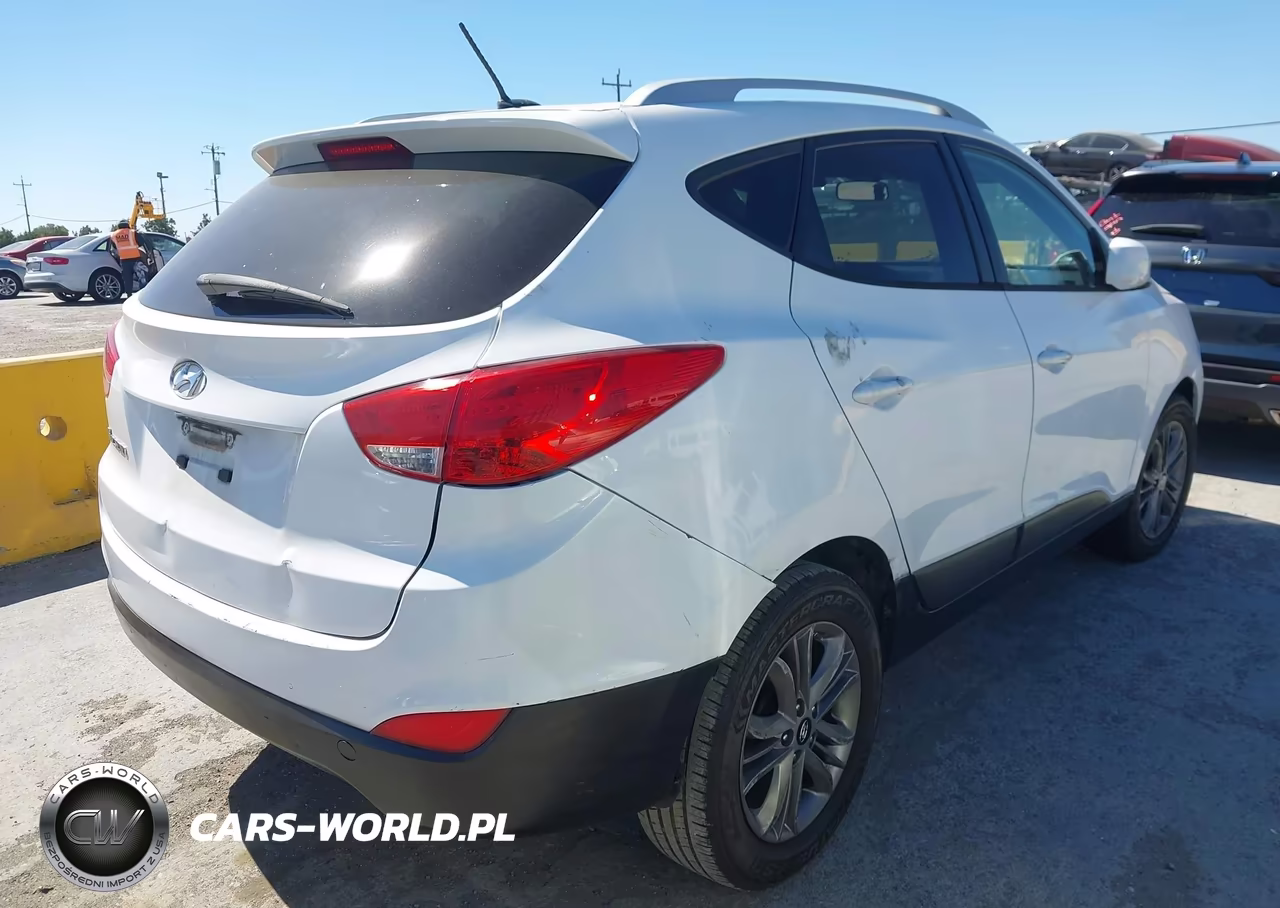 2015 Hyundai Tucson Se VIN:KM8JU3AG1FU995357 - 4