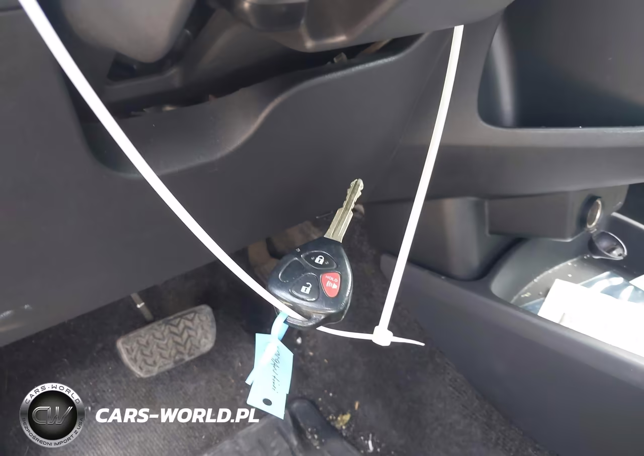 2010 Toyota Yaris VIN:JTDJT4K39A5321050 - 11