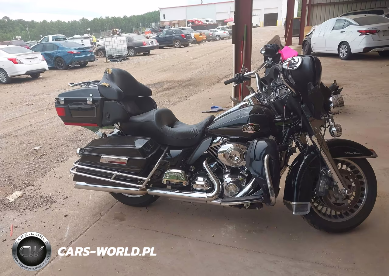 2009 Harley-Davidson Flhtcu VIN:1HD1FC4179Y629792 - 12